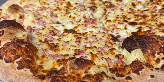 Hawaiian Pizza