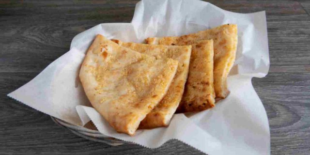 Garlic Cheese Naan