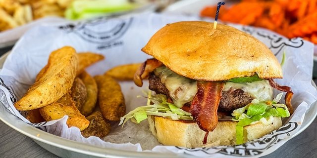 Bacon & Avocado Burger