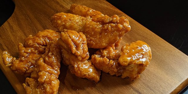 4 Pounds Sauced Fingers