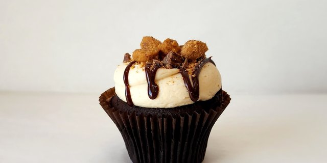 Peanut Butter Cup Cupcake