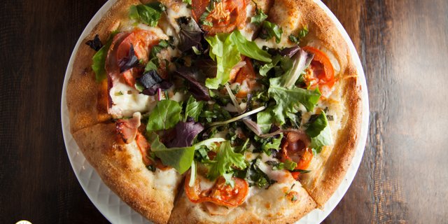 Roma Prosciutto Pizza