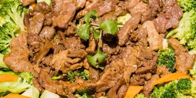 Beef w/ Broccoli Tray