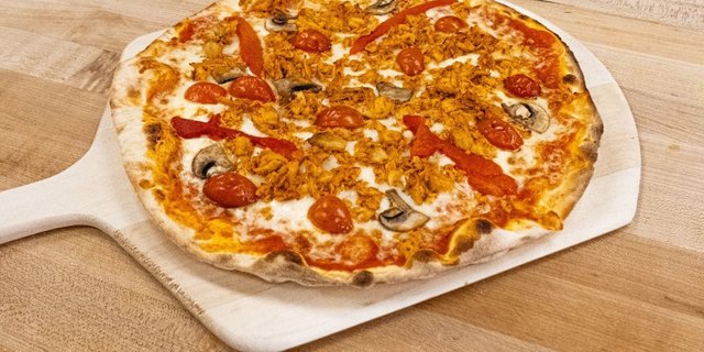 Ultra-Thin Chicken Pizza