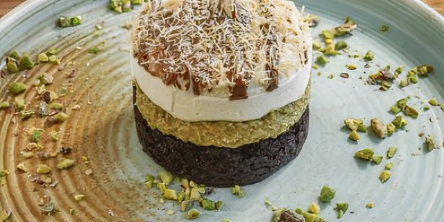 Dubai Cake