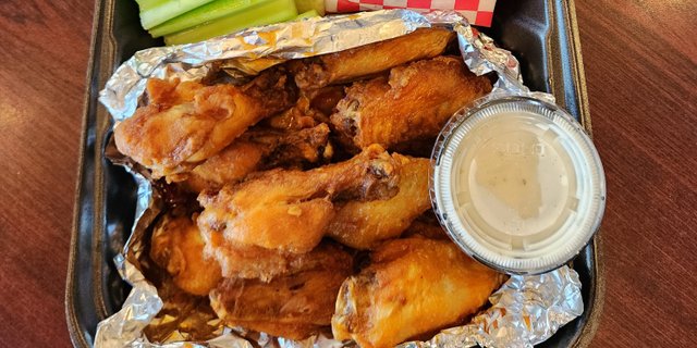 Wings Boxed Lunch