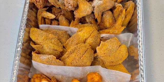 10 Pieces Fish, 10 Whole Wings & 10 Large Shrimp