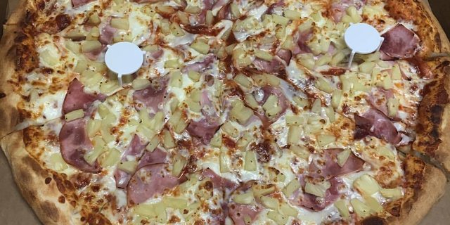 Hawaiian Pizza