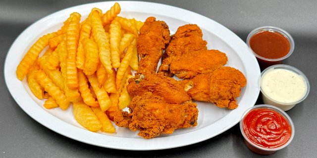 Chicken Wings & Fries Combo