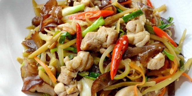 Thai Ginger Stir-Fry (Pad Khing)