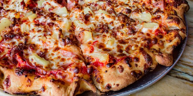 Hawaii 5-0 Pizza