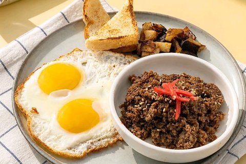 Beef Bulgogi & Eggs