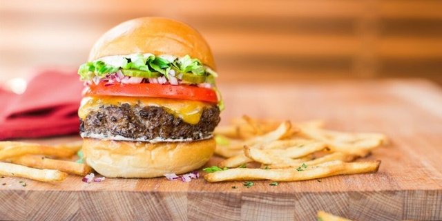 Classic American Burger Boxed Lunch