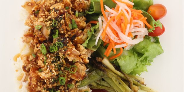 Gluten-Free Soy-Garlic Chicken Plate