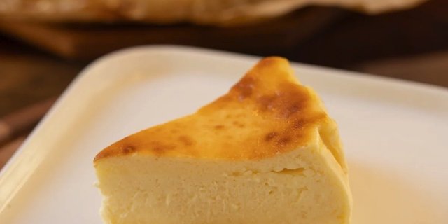 Classic Basque Cheesecake