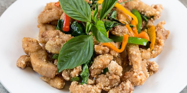 Crispy Basil Chicken
