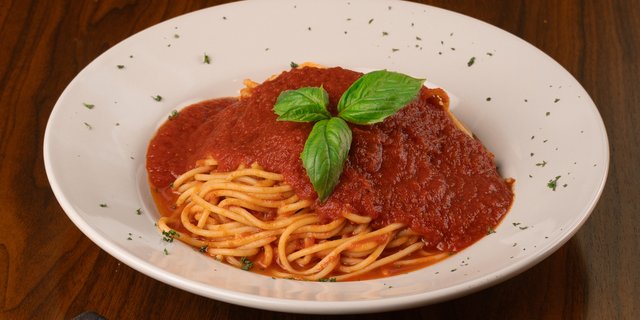 Spaghetti & Tomato Sauce