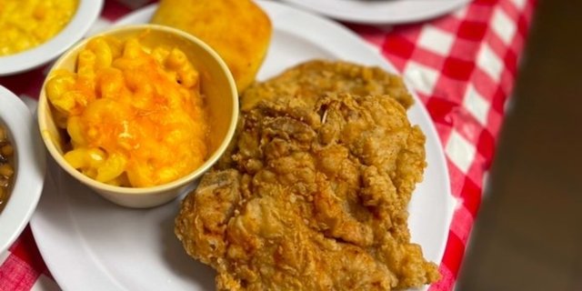 Baked Thigh & Leg Quarters (2 Pieces) With 1 Side