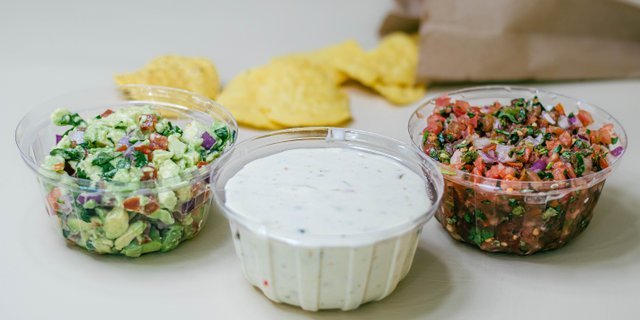 Catering Trio Platter w/ Guac, Salsa & Queso