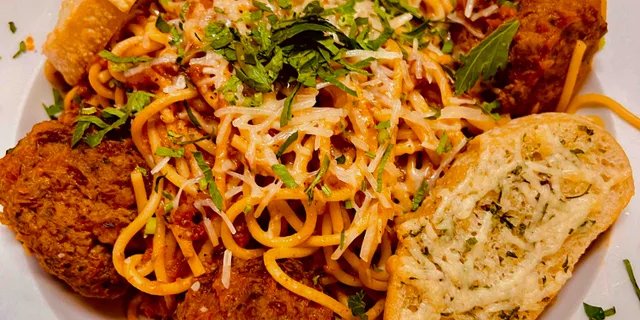 Spaghetti & Meatballs