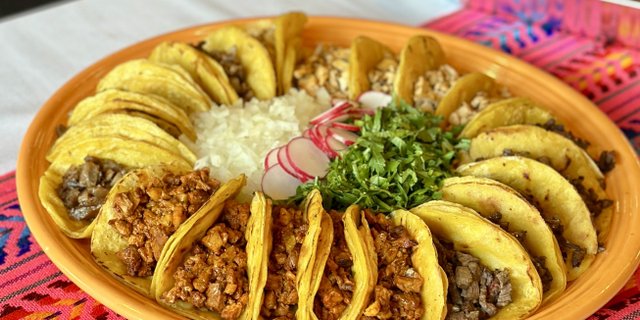 Taquiza (Street Tacos)