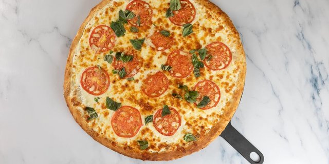 Blanca Pizza