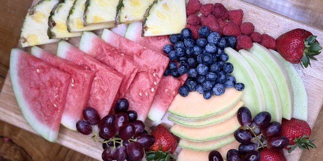 Freshly Sliced Fruit Platter