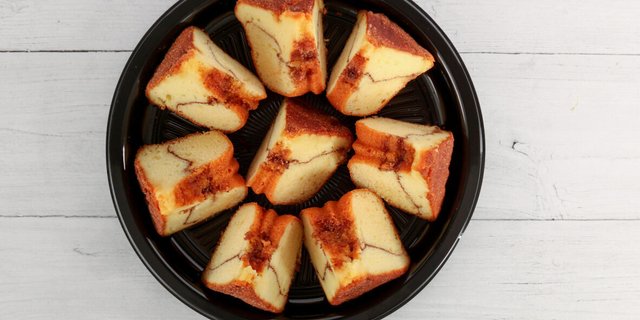 Grandmas' of New England Coffee Cake Platter