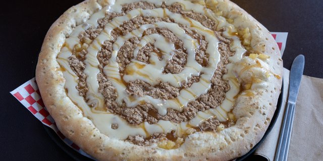 Apple Dessert Pizza