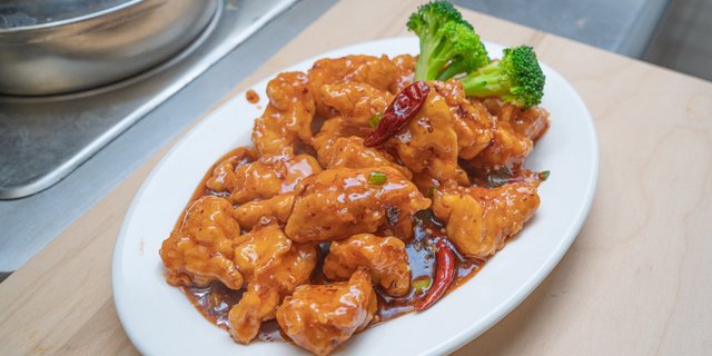 General Tso's Chicken Tray