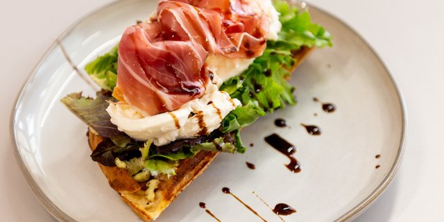 Prosciutto & Burrata Waffle