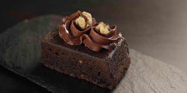 Just Baked Fudge Walnut Brownie