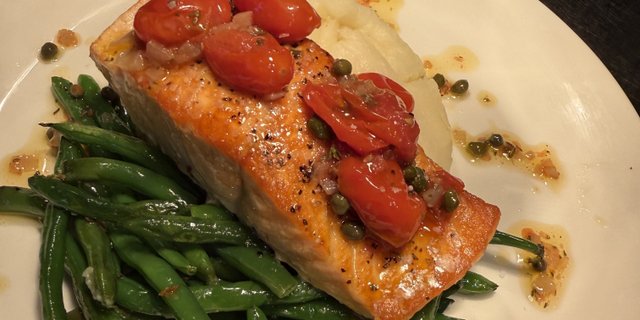 Salmon Lemon White Wine Sauce