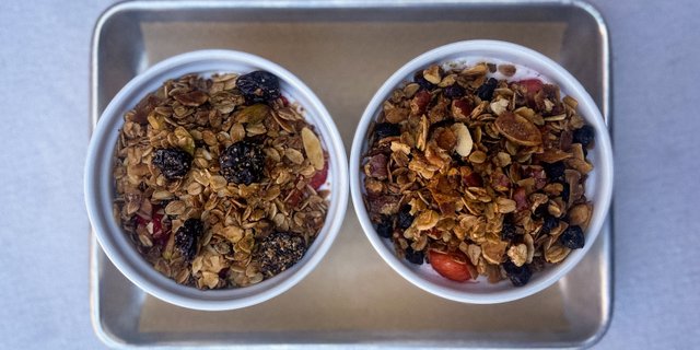 Granola w/ Yogurt