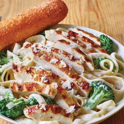 Classic Chicken Alfredo