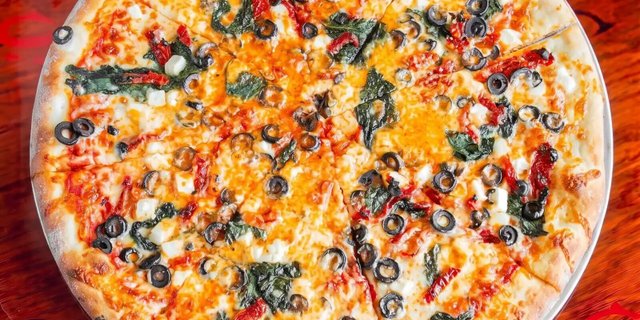 Mediterranean Pizza