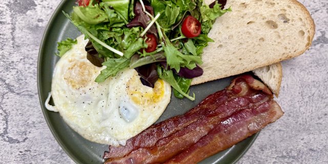 Bacon w/ Two Eggs