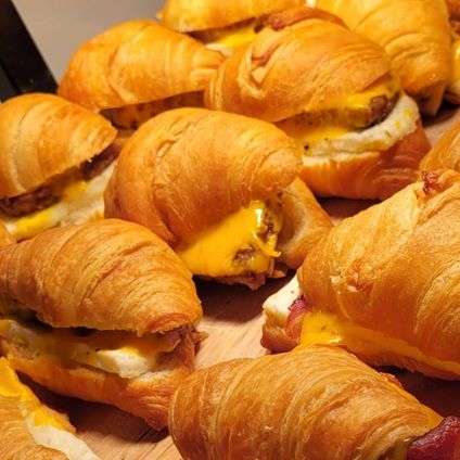 Applewood Bacon Breakfast Sandwiches
