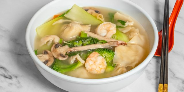 Won Ton Soup W/ Combination