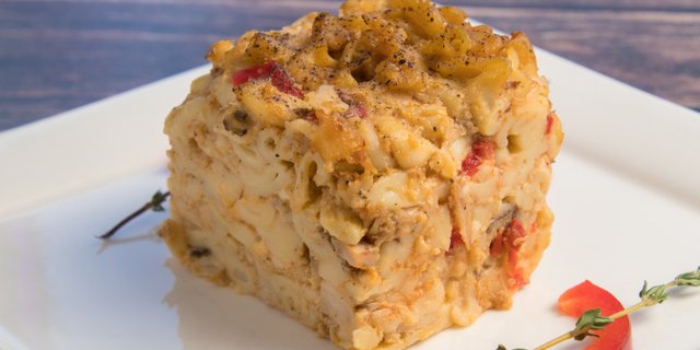 Baked Jerk Chicken Mac N Cheese