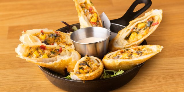 Santa Fe Egg Rolls