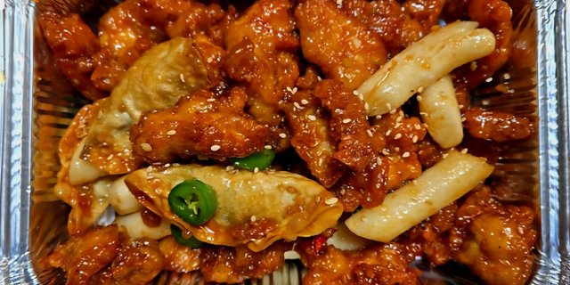 Medium Spicy Soy Garlic Boneless Fried Chicken Gangjung