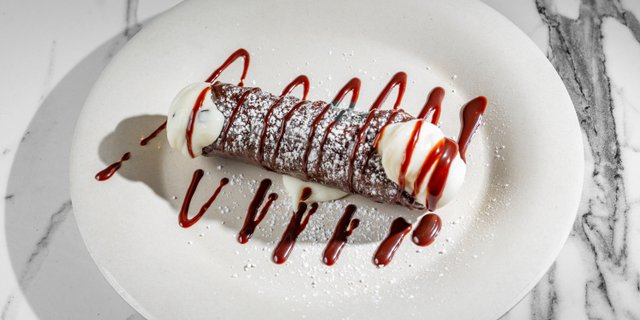 Chocolate-Coated Cannoli