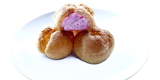 Strawberry Mini Cream Puffs