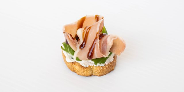 3-Cheese Italian Mini Toasts