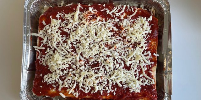 Nanny's Lasagna W/ Sunday Sauce Tray