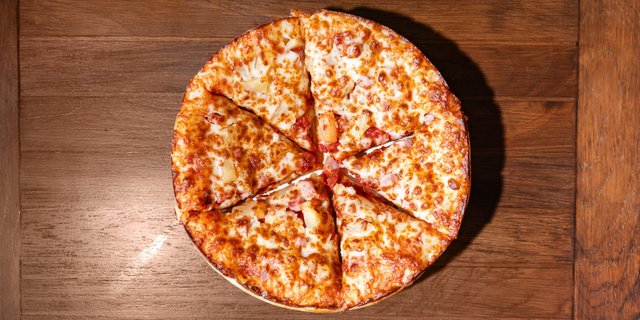 Ham & Pineapple Pizza