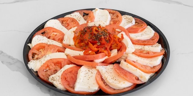 Tomato Mozzarella Salad (Family-Style Bowl)