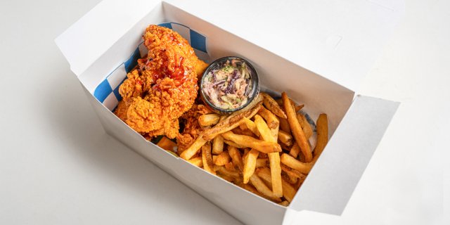 Double Dipped Chicken Tender Boxed Lunch (3pc)