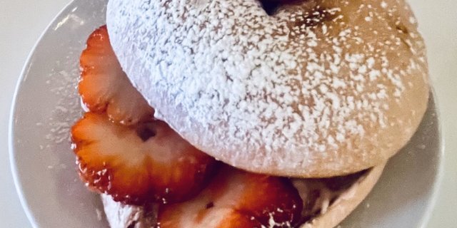 Very Berry Bagel Boxed Breakfast